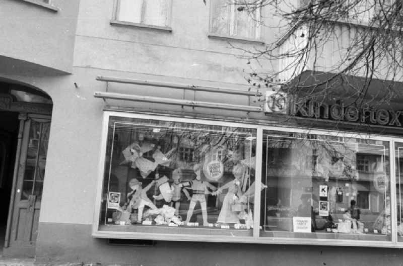 House front and Shopwindow for retail store in the borough Berlin-Pankow or Prenzlauer Berg