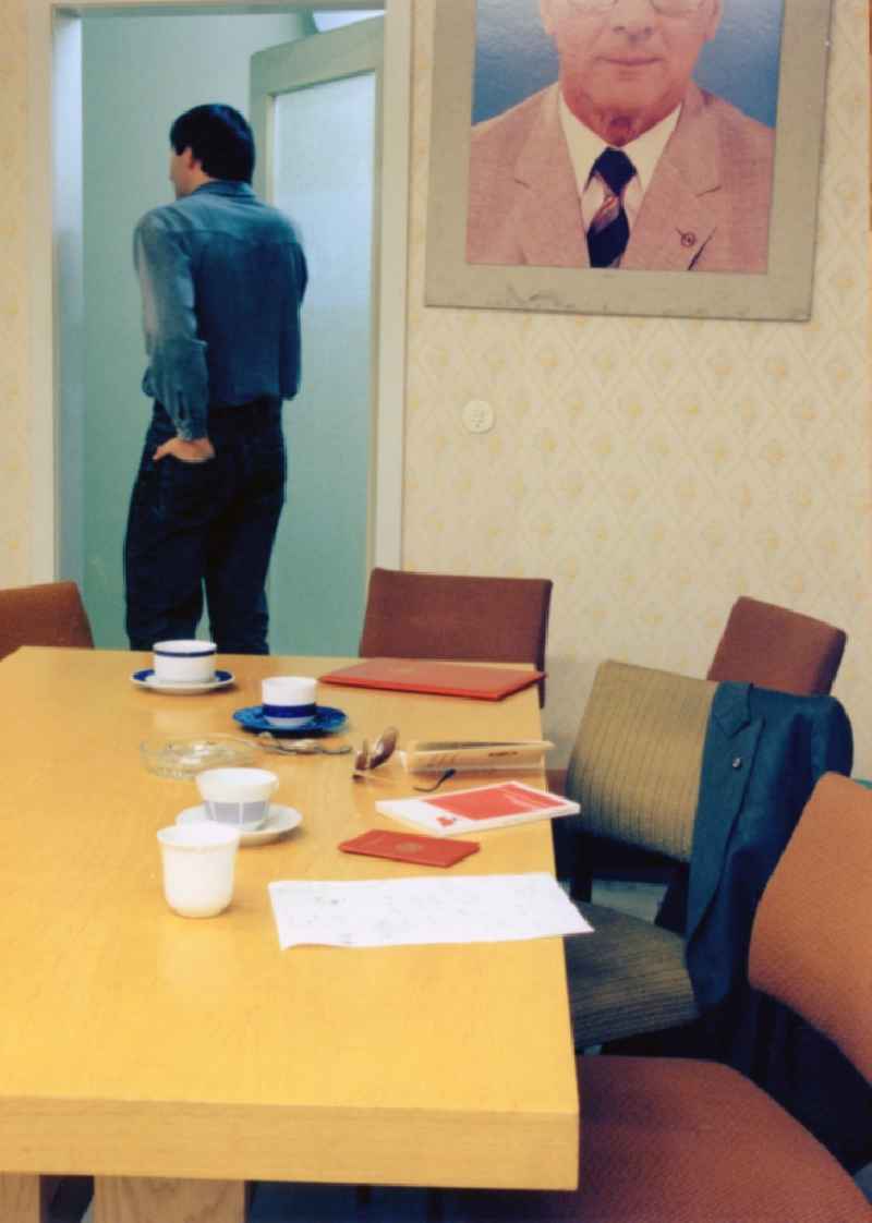 Office space with Honecker - portrait image in the house of the editorial NEW GERMANY Berlin