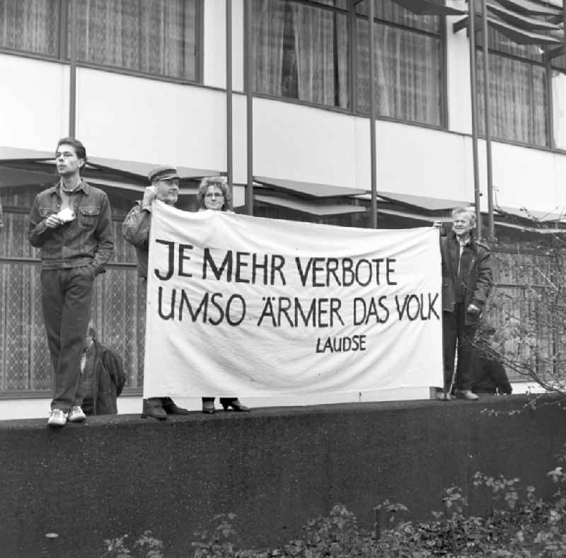 Banner with the slogan 'The more prohibitions all the poorer the people' is held by GDR citizens. On 4 November 1989 came on the Alexanderplatz in Berlin with about a million subscribers to the largest demonstration in the history of the GDR