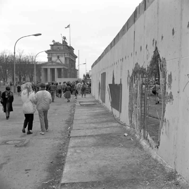 Overlooking the course of the Berlin Wall in towards the Brandenburg Gate in Berlin