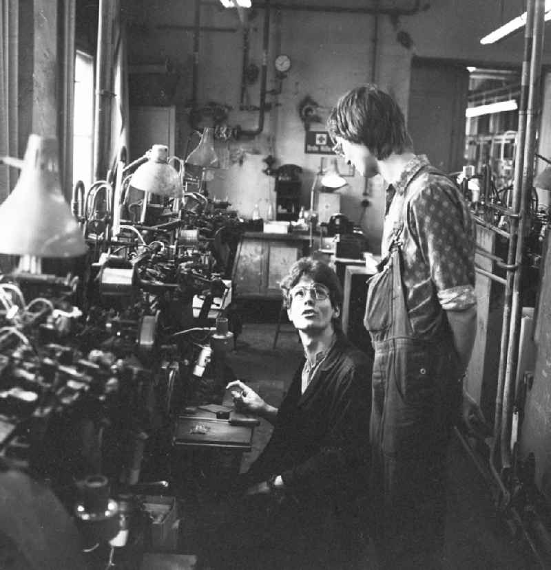 Employees in VEB Narva Berliner incandescent lamp factory in Berlin, the former capital of the GDR, the German Democratic Republic