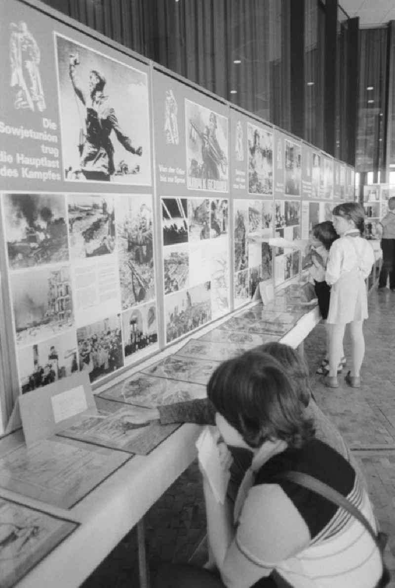 Exhibition on the Soviet Army, the occasion of the anniversary of the liberation and the end of World War II, in the recreational center Wuhlheide (EPZ) / Pioneer Park Berlin Wuhlheide in Berlin, the former capital of the GDR, the German Democratic Republic