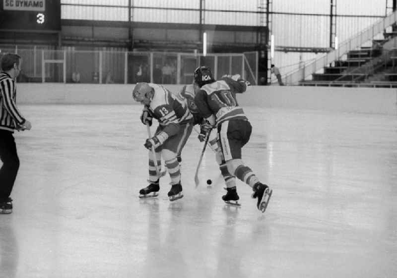 Hockey friendly game in the Berlin sports forum with the play of the SC generator Berlin against the Swedish team Vaestra Froelunda Gothenburg in Berlin, the former capital of the GDR, German democratic republic