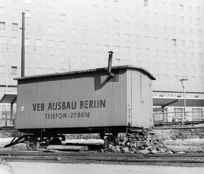 Construction carriages of the removal VEB Berlin before the hotel of Berolina in Berlin, the former capital of the GDR, German democratic republic