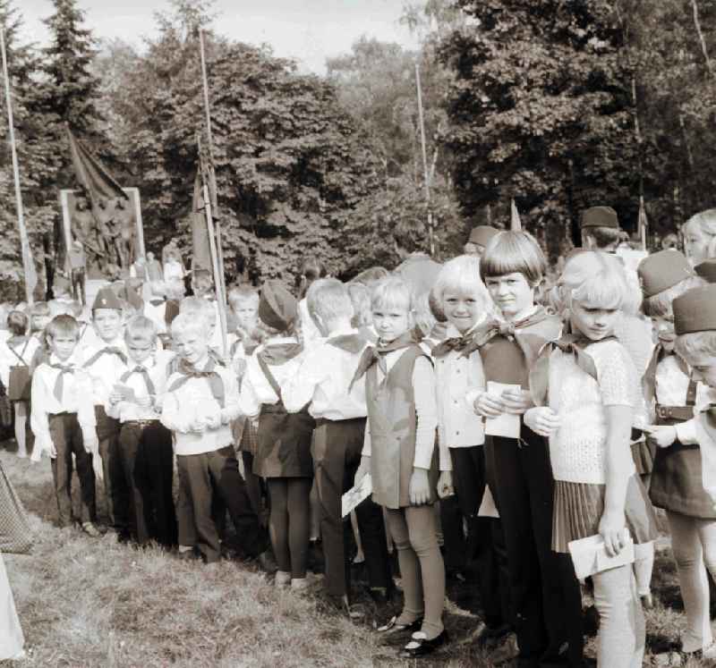 Young pioneers of the 1st class receive solemnly her blue neckerchief, in the pioneer's palace in the Berlin Wuhlheide, in Berlin, the former capital of the GDR, German democratic republic
