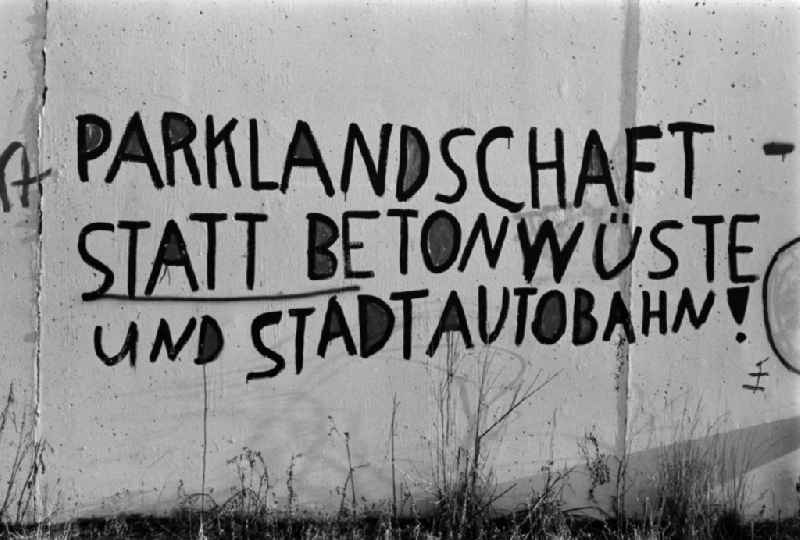 The slogan 'Park landscape instead of concrete desert and city highway!' stands on the former wall strip at the Friedrich-Ludwig-Jahn-Sportpark (also Jahnsportpark, Jahn-Sportpark, Jahnstadion or Cantianstadion) in Berlin - Prenzlauer Berg, the former capital of the GDR, German Democratic Republic