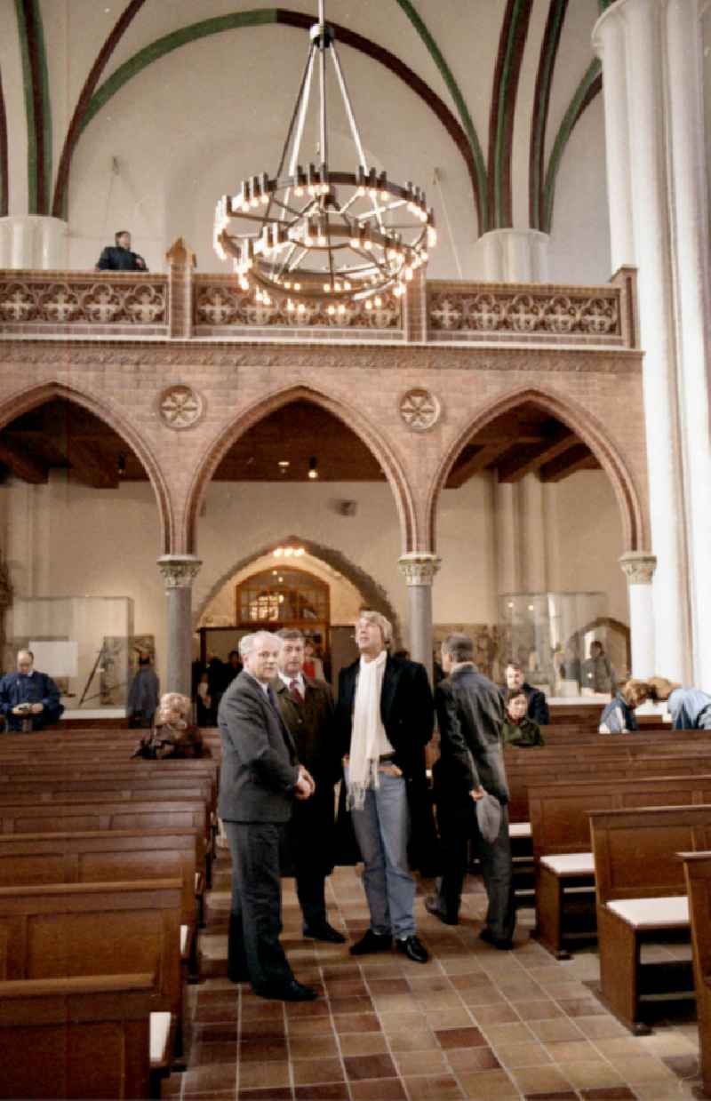 Pop singer Roland Kaiser visits St. Nicholas Church in Berlin Eastberlin on the territory of the former GDR, German Democratic Republic