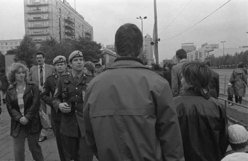 Soldiers of the Western Allied Military Liaison Missionwith camera equipment on Karl-Marx-Allee in Berlin Eastberlin on the territory of the former GDR, German Democratic Republic