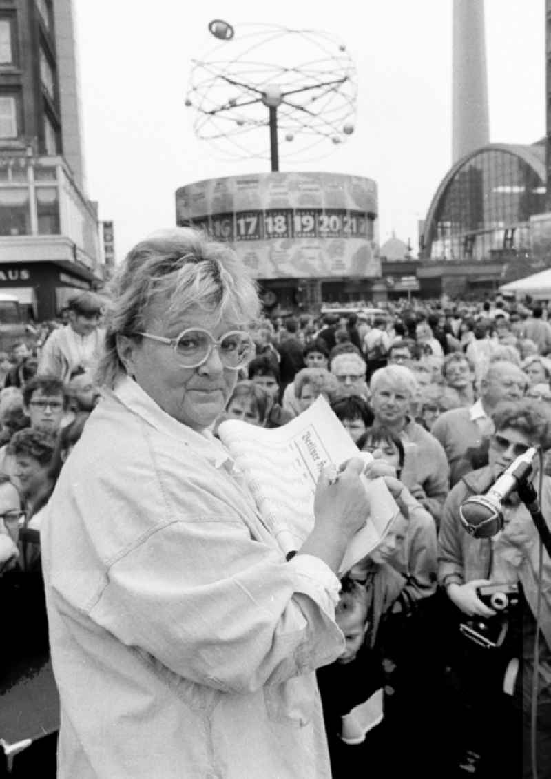 Portrait of the singer and musician Helga Hahnemann on Alexanderplatz in the district of Mitte in Berlin East Berlin in the area of the former GDR, German Democratic Republic