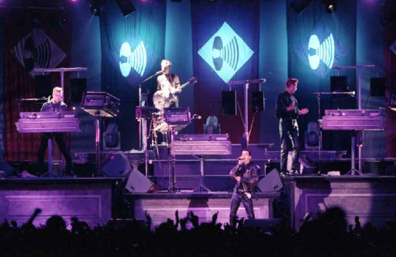 Concert by the synth rock and synth pop group Depeche Mode at the Werner Seelenbinder Halle in Berlin Eastberlin on the territory of the former GDR, German Democratic Republic