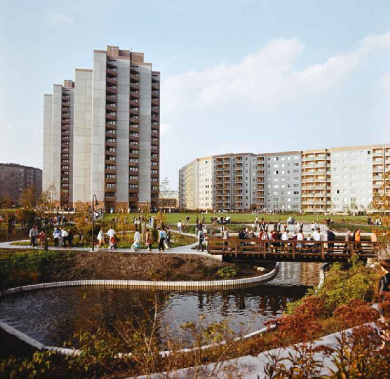 Residential area and park Ernst-Thaelmann-Park Prenzlauer Berg in Berlin Eastberlin on the territory of the former GDR, German Democratic Republic