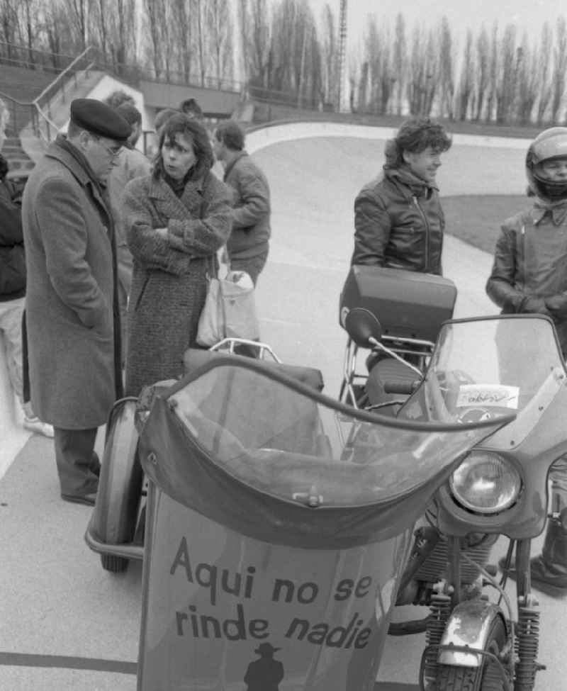 PDS - left - politician Gregor Gysi drives to shooting for an election spot with the sidecar of an MZ - motorcycle on Rennbahnstrasse in the Weissensee district in Berlin East Berlin on the territory of the former GDR, German Democratic Republic