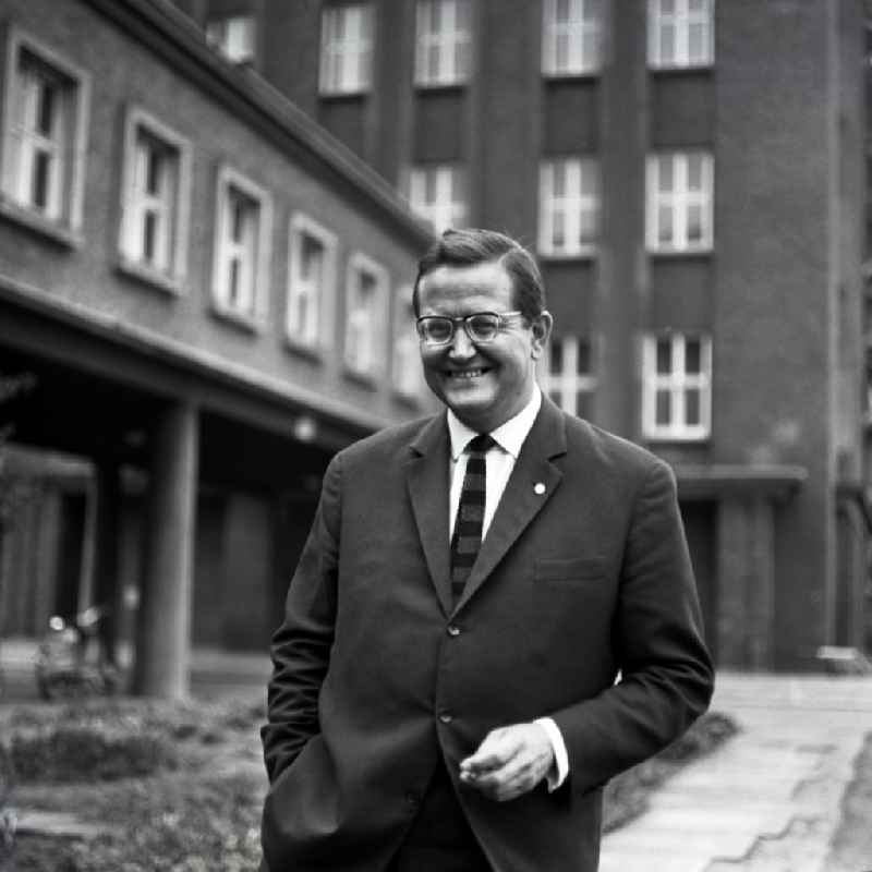 Portrait of the journalist and chief commentator and presenter of the program 'The Black Channel' Karl-Eduard Richard Arthur von Schnitzler on DFF television radio in the district of Adlershof in Berlin East Berlin in the area of the former GDR, German Democratic Republic