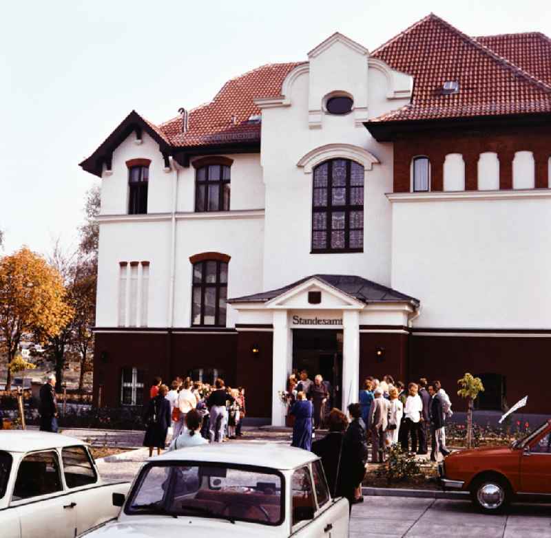 Re-opening after restoration Villa am Fennpfuhl - Registry Office Lichtenberg in in Berlin Eastberlin on the territory of the former GDR, German Democratic Republic