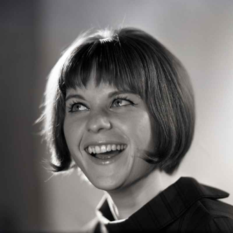 Portrait Karin Reif, actress, in Eastberlin on the territory of the former GDR, German Democratic Republic