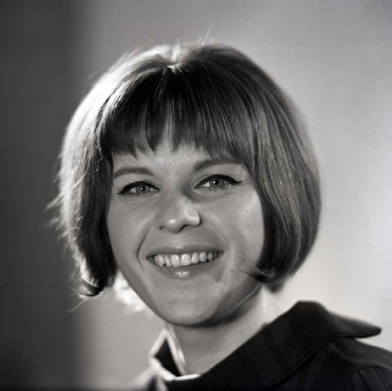 Portrait Karin Reif, actress, in Eastberlin on the territory of the former GDR, German Democratic Republic