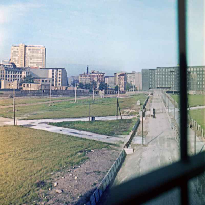 Fortifications and border security structures on the leveled grassy areas of demolished houses on Alte Jakobstrasse in the district Mitte in Berlin East Berlin on the territory of the former GDR, German Democratic Republic