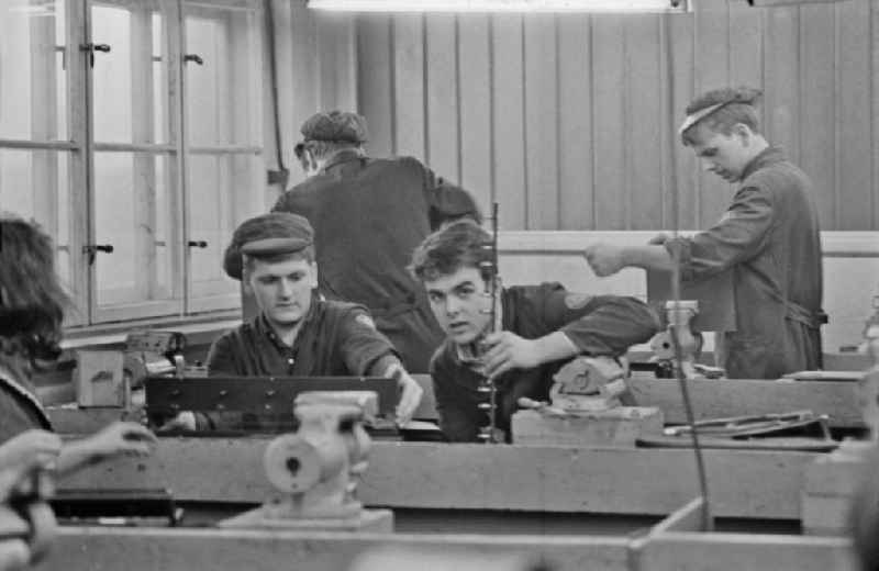 Practical training in an electromechanic - apprenticeship training class in the teaching cabinet of the vocational school of the VEB Elektro-Apparate-Werke in the district of Treptow in Berlin East Berlin on the territory of the former GDR, German Democratic Republic