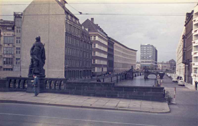 Road bridge structure ' Gertraudenbruecke ' in the district Mitte in Berlin Eastberlin on the territory of the former GDR, German Democratic Republic