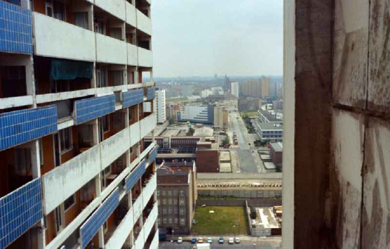 View over the Wall strip towards West Berlin from a high-rise building on Fischerinsel in East Berlin on the territory of the former GDR, German Democratic Republic
