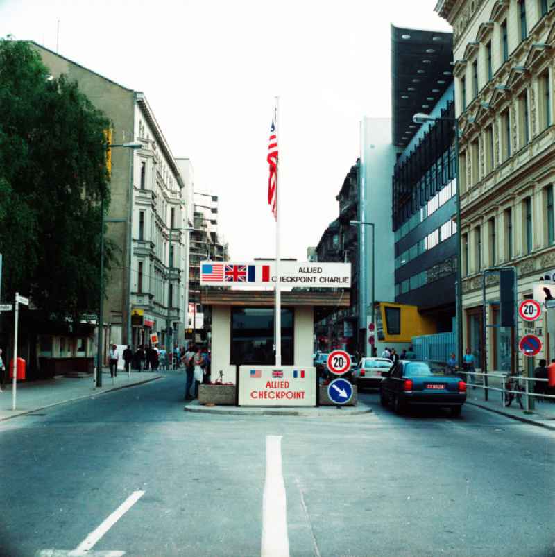 The most famous border crossing of Berlin Checkpoint Charlie in Berlin. He connected the Soviet with the US sector. The checkpoint could be used by allied military and embassy officials, foreigners and staff of the Permanent Mission of the Federal Republic of Germany in the GDR and GDR functionaries