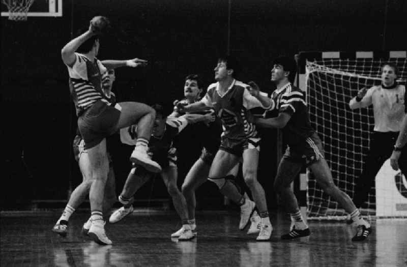 Charlottenburg - Berlin
Männer Handball, Preußen gegen Magdeburg
09.12.9
