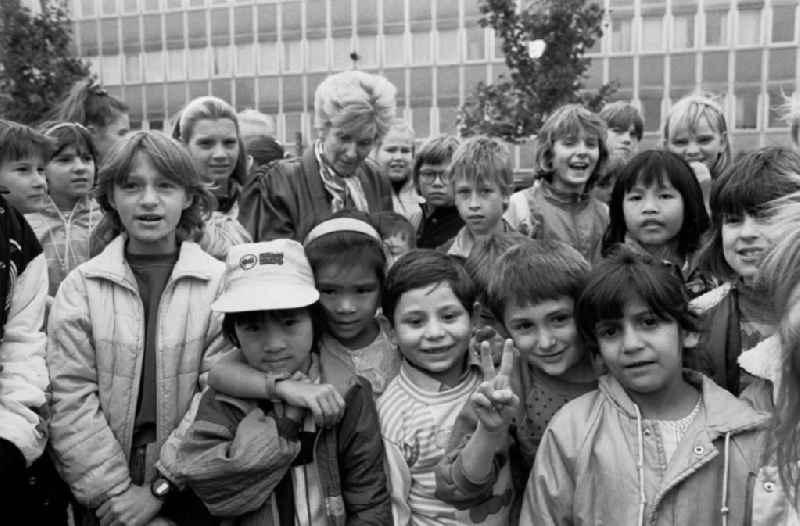 Ausländerkinder in einer Grundschule Hohenschönhausens
16.