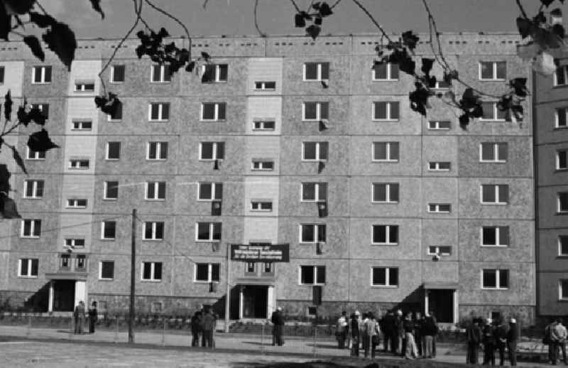 09.09.1986

5000 Wohnung in Hohenschönhausen übergeben

Umschlagnr.: 10