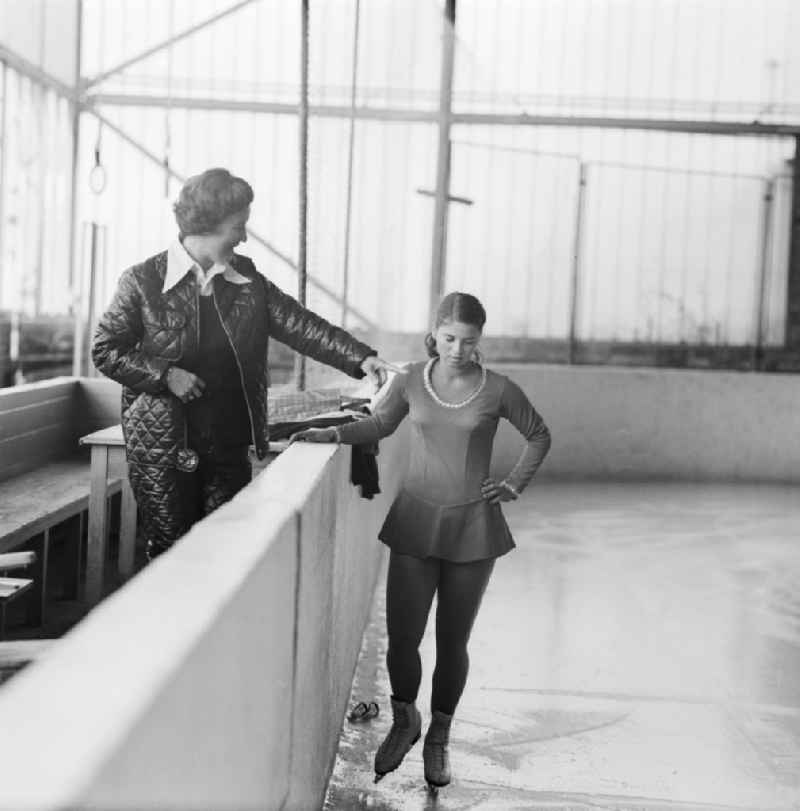 DDR - figure skater Christine Errath (also known as Christine Trettin-Errath today Stüber-Errath) during training at Dynamo Sports Forum in Berlin with her coach Inge Wischnewski (1930 - 201