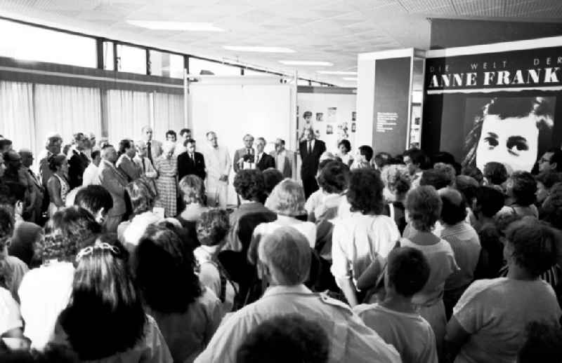 Eröffnung Anne Frank - Ausstellung am Fernsehturm
07.