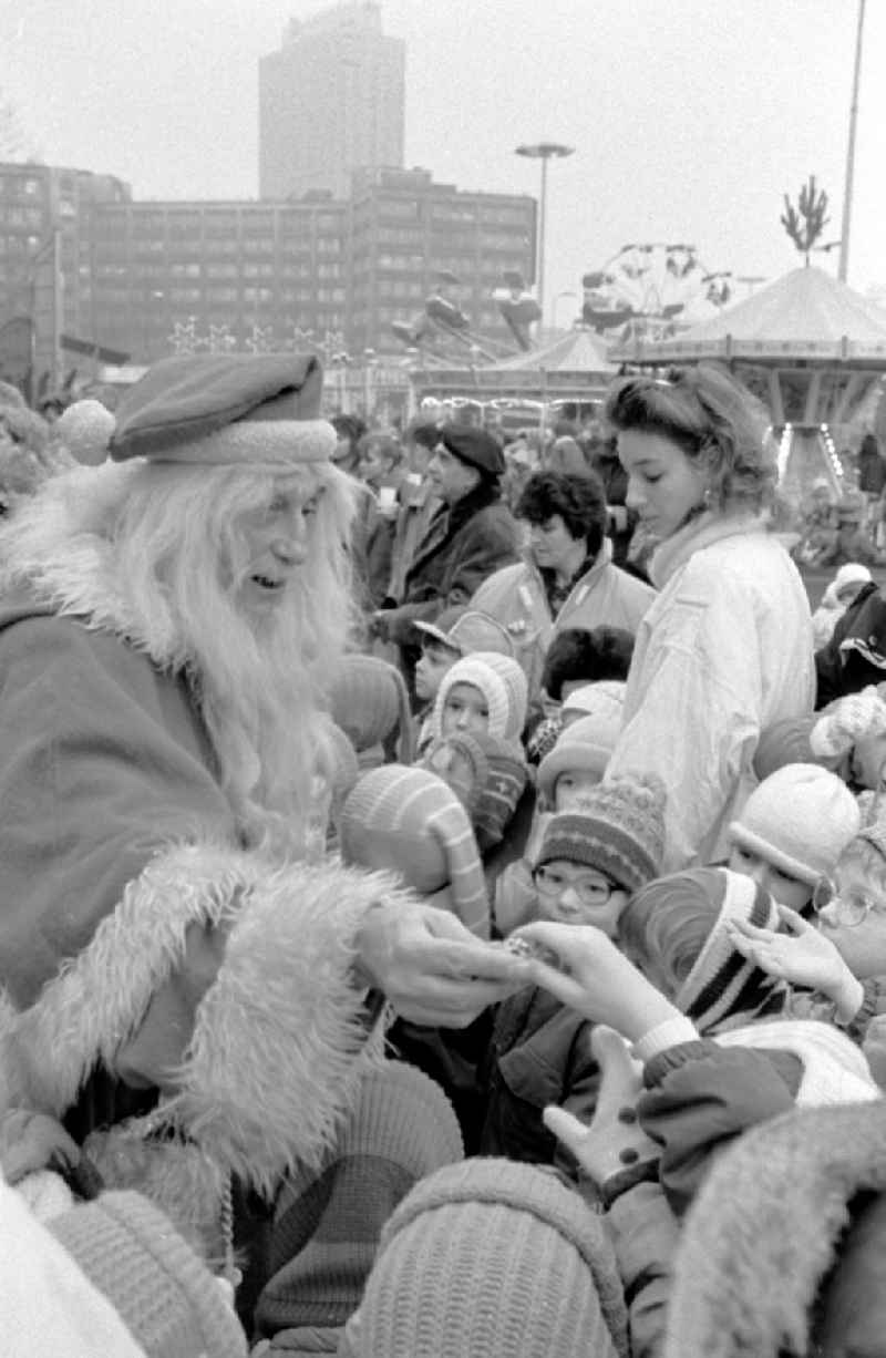 Tag der Vorschulkinder auf dem Berliner Weihnachtsmarkt
12.12.89