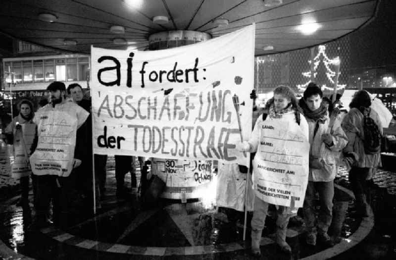 Mitte - Berlin
Demo - Amnestie International fordert Abschaffung der Todesstrafe
10.12.9