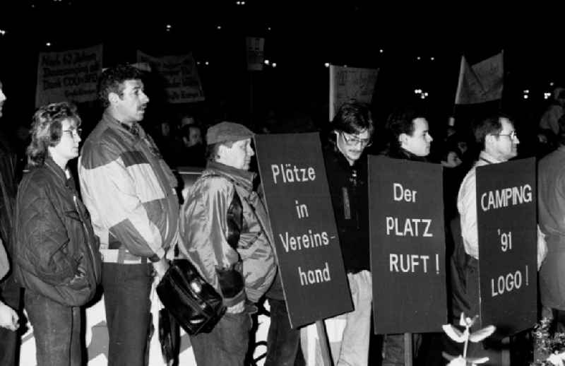 Mitte - Berlin
Demo der Berliner Campingfreunde vor dem Roten Rathaus
29.