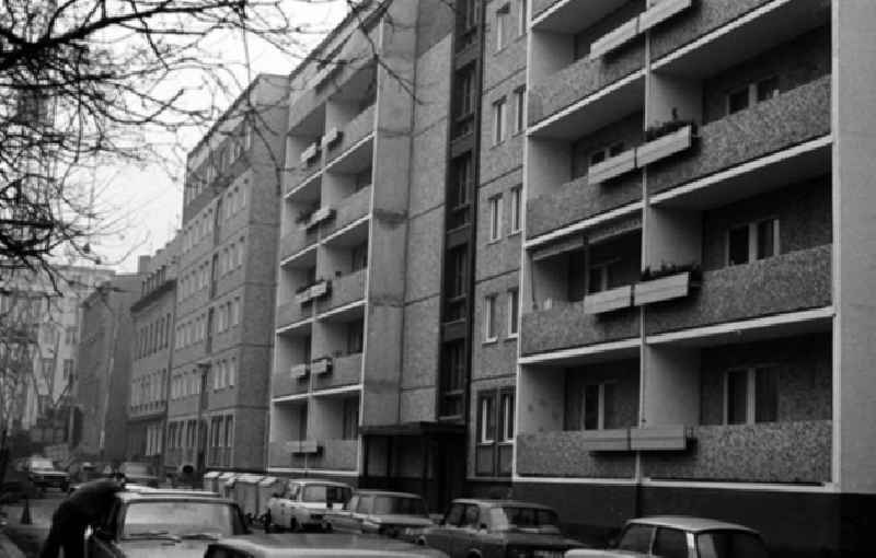 15.12.1986
Altersgerechtes Wohnen in der Max-Beer-Straße in Berlin-Mitte

Umschlagnr.: 1349