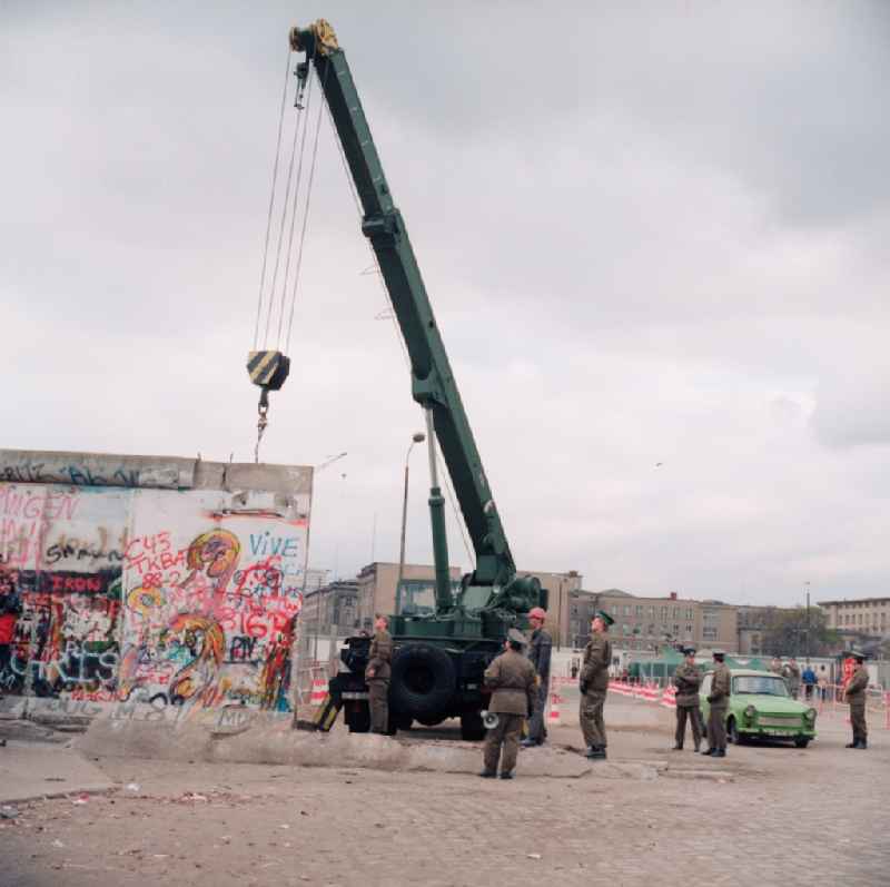 Demolition and dismantling of the Berlin Wall in Berlin Mitte