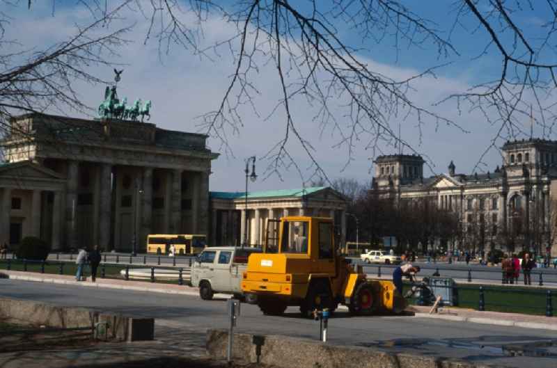 Brandenburg Gate in Berlin - Mitte. In the background of the Reichstag, without tip