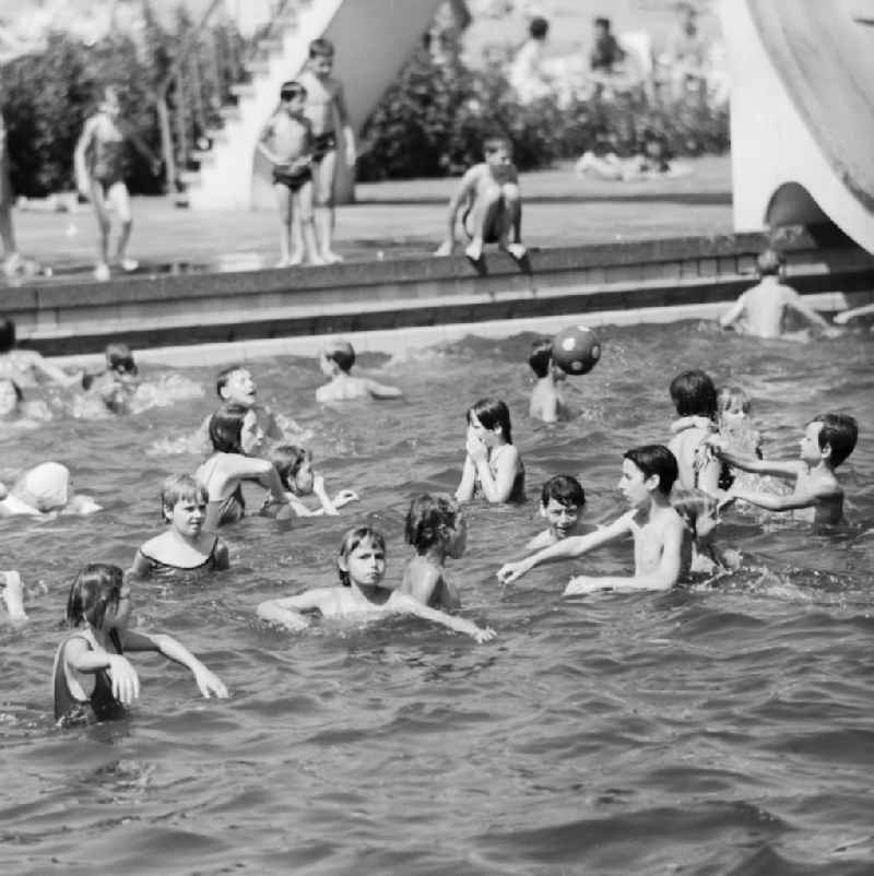 The outdoor pool Pankow was opened in July 196