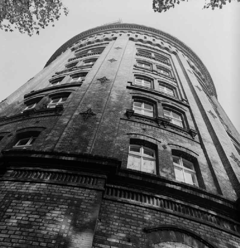The water tower Prenzlauer Berg is Berlin's oldest water tower. He stands between Knaackstraße and Belfort Road in Kollwitz neighborhood