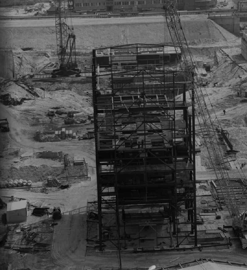 Construction of the power plant Boxberg in Upper Lusatia in Saxony. It was the largest coal power plant in the GDR. 1966 was built by the VEB BMK coal and energy