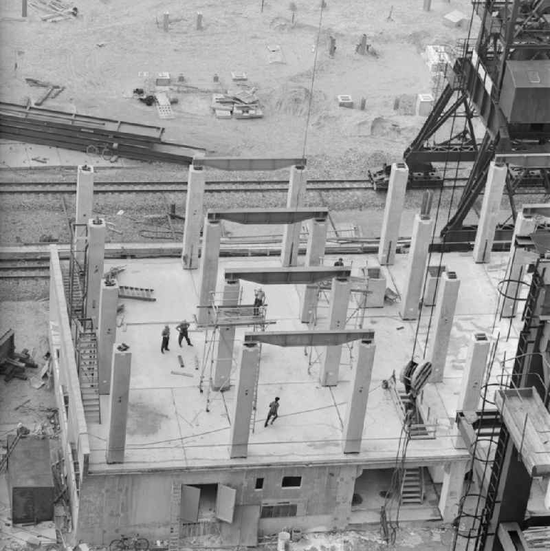 Construction of the power plant Boxberg in Upper Lusatia in Saxony. It was the largest coal power plant in the GDR. 1966 was built by the VEB BMK coal and energy