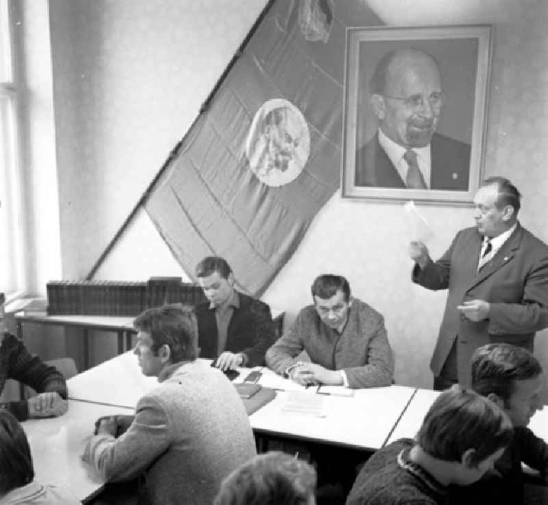 Oktober 1969 
Leninplatz Brigade Bromberg DSF - Versammlung