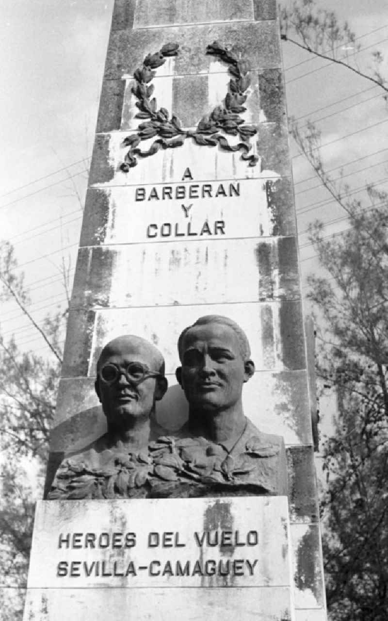 Ein Denkmal in Camagüey erinnert an die historisch bedeutsame Überquerung des Atlantischen Ozeans von Sevilla (Spanien) nach Camagüey (Kuba) durch die Piloten Mariano Barberán und Joaquín Collar.
