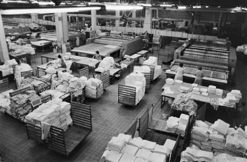 Workplace and factory equipment of the large laundry of the VEB Textilreinigung in Chemnitz - Karl-Marx-Stadt, Saxony in the area of the former GDR, German Democratic Republic