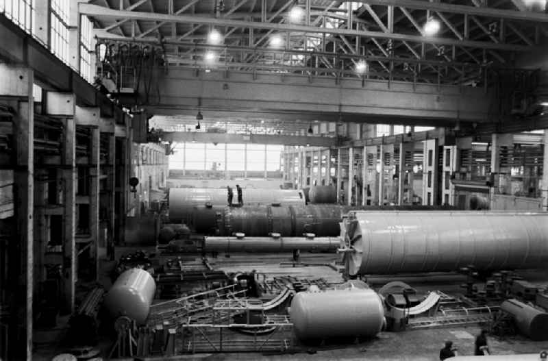 Workplace and factory equipment in the VEB machine tool combine 'Fritz Heckert', for the production of heat exchangers and large power plants in Chemnitz - Karl-Marx-Stadt, Saxony in the area of the former GDR, German Democratic Republic