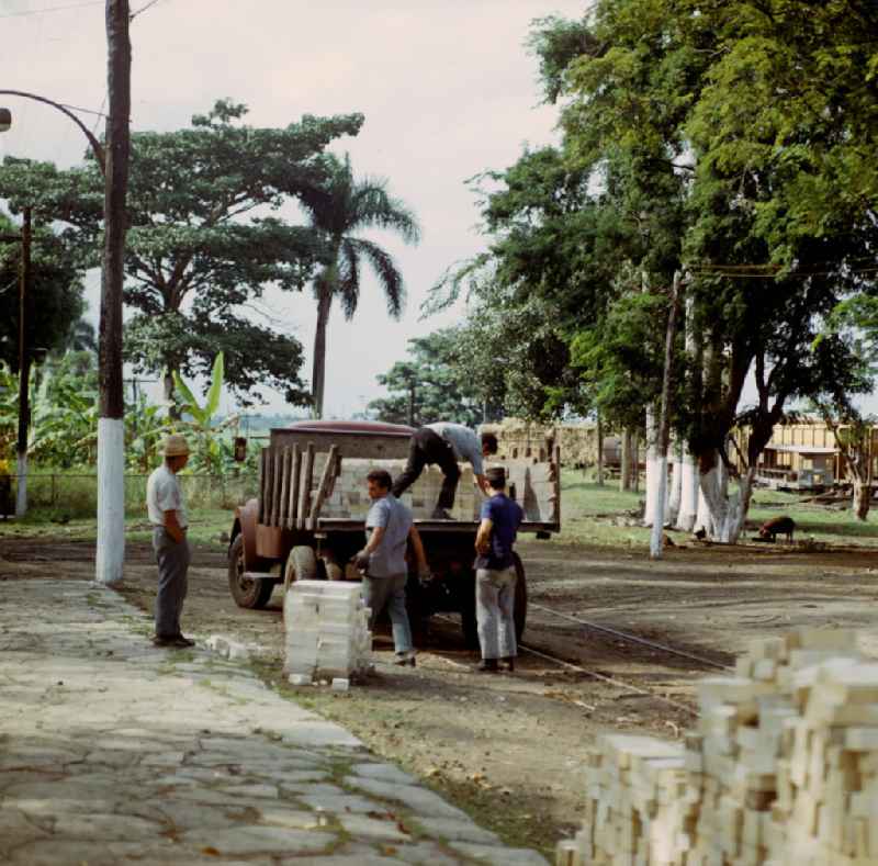 Straßenszene in Ciego de Ávila - Kuba. Street scene in Ciego de Ávila - Cuba.