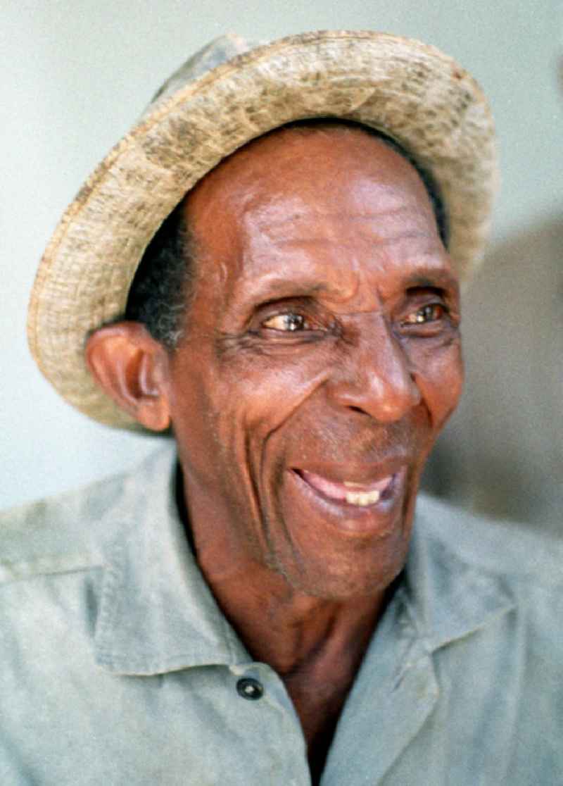 Porträt eines Arbeiters bei der Zuckerrohrernte - die sogenannte Zafra in der kubanischen Provinz Cienfuegos. In den 60er und 7