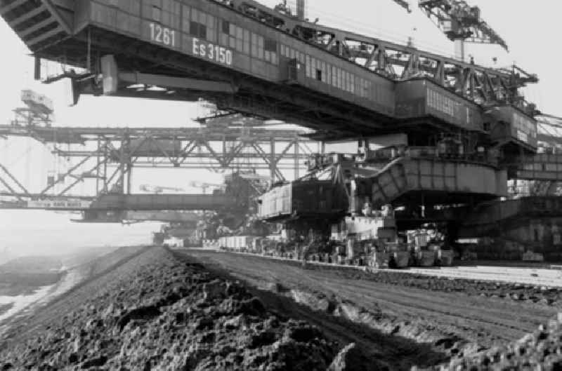 4.12.1986 Tagebau Welzow - Süd.
Rekostruktion in Cottbus.