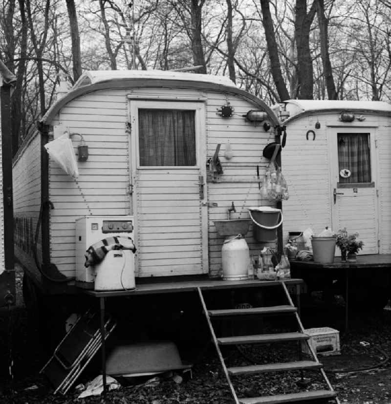 Caravan of the state circus of the GDR, BEROLINA, in winter quarters in Dahlwitz - Hoppegarden in Brandenburg. The Circus Berolina developed until 1989 to the modern Great Circus of the CMEA countries