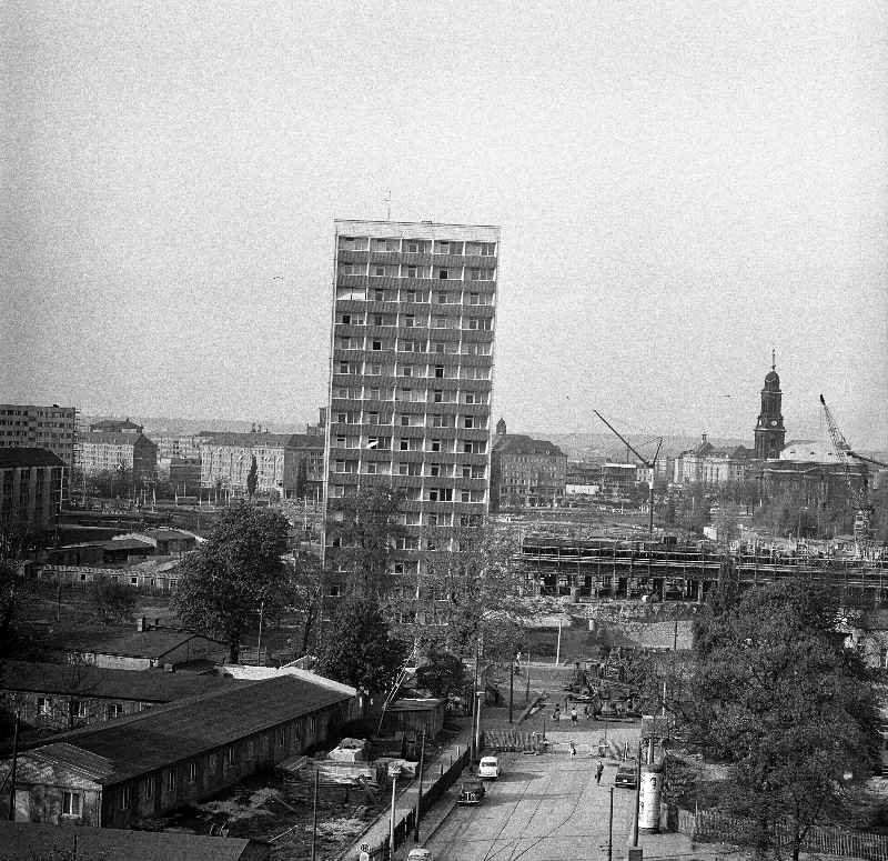 24.04.1968 Dresden: Modellaufnahmen von Dresden Bauabschnitte bis 1970 und nach 197