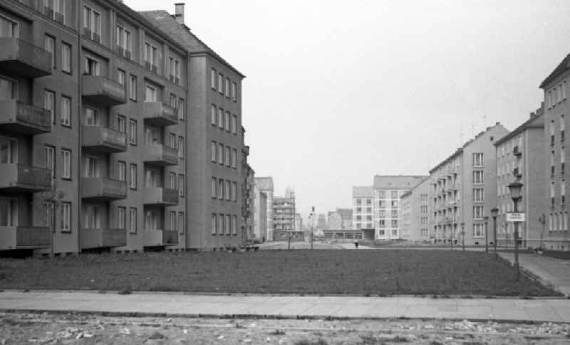 New buildings on the Mansfelderstrasse with view towards Mosenstrasse in the Striesen district in Dresden in the state Saxony on the territory of the former GDR, German Democratic Republic
